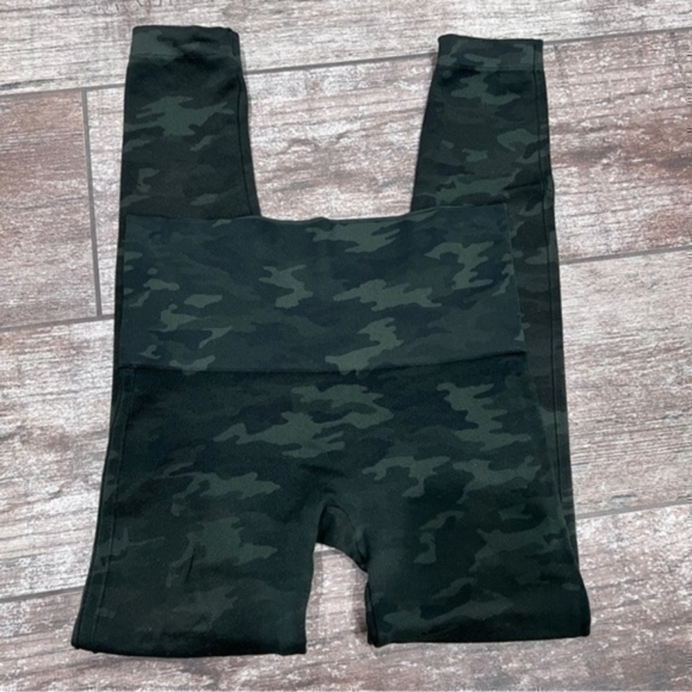 SPANX | Sage Camo Cropped Seamless Leggings